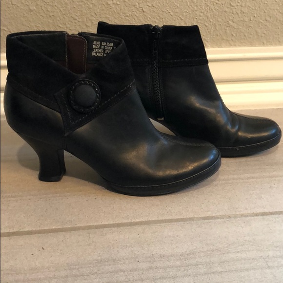 Clarks Indigo ankle bootie - Picture 5 of 9